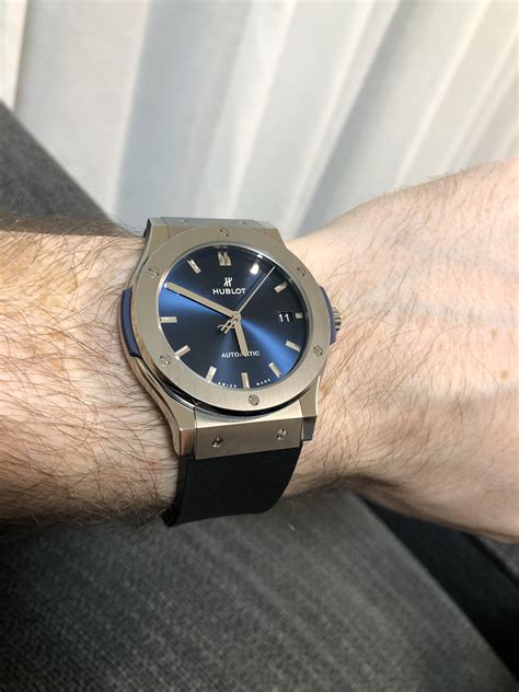 [Hublot] How to Wind and Set your Classic Fusion : r/Watches